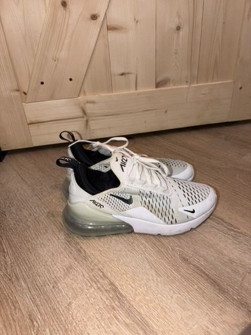 Nike 270s